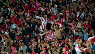 Aficionados del Necaxa festejan pase a las 'Semis' del A2016