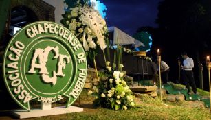 Muestra de cariño para los fallecidos en el accidente del 'Chapeco'