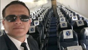 Selfie de Miguel Quiroga abordo de un avión