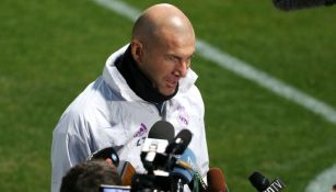 Zinedine Zidane habla con los medios en Tokio