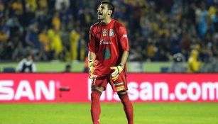 Nahuel Guzmán festeja un gol de Tigres 
