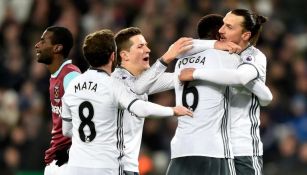 Ibra celebra junto a Ander Herrera, Pogba y Mata su tanto ante el West Ham