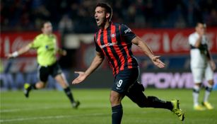 Martín Cauteruccio celebra una anotación con San Lorenzo 