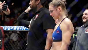 Ronda Rousey, cabizbaja tras perder contra Amanda Nunes