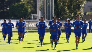 Jugadores de Cruz Azul, durante el entrenamiento de pretemporada