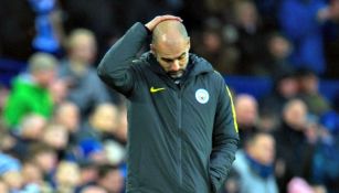 Pep Guardiola se lamenta tras recibir perder contra el Everton