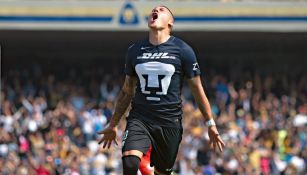 Nicolás Castillo festeja su gol contra Cruz Azul