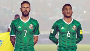 Layún y Jonathan en el último juego de la Selección Mexicana