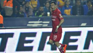 Sambueza celebra su primer gol con el Toluca