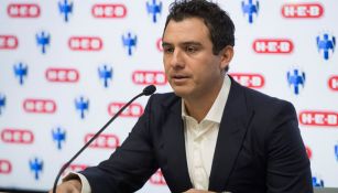 Luis Pérez durante una conferencia de prensa 