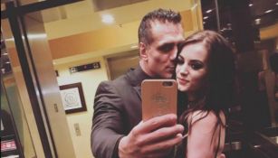 Paige y Alberto del Rio se toman una selfie