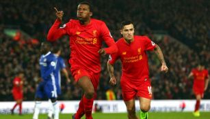 Giorginio Wijnaldum celebra un gol con el Liverpool