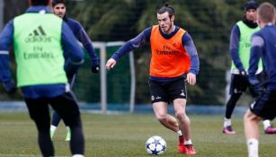 Gareth Bale entrena con sus compañeros en Valdebebas
