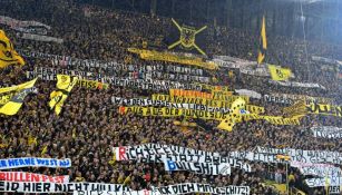 Seguidores del Borussia Dortmund apoyando a su equipo durante un juego