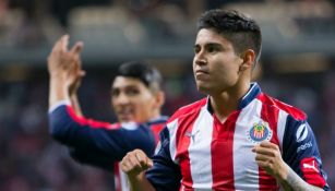 La Chofis festeja tras anotar un gol con las Chivas