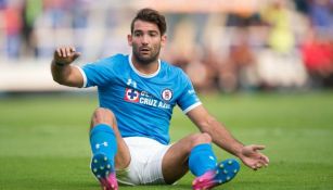 Martín Cauteruccio se lamenta en un juego con Cruz Azul