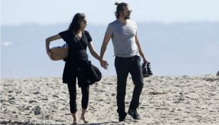 Irina Shayk  y su pareja comparten un día en la playa