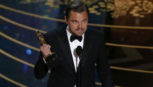 Leonardi DiCaprio después de ganar el Oscar