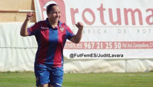 Charlyn Corral festeja un gol durante un juego del Levante 