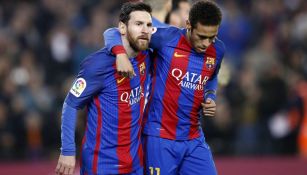 Messi y Neymar, abrazados durante un partido de La Liga