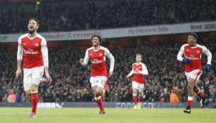 Giroud celebra un gol con el Arsenal