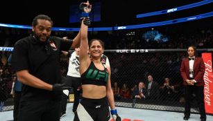 Cynthia Calvillo presume su victoria tras derrotar a Cooper 