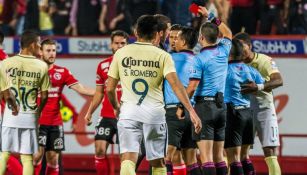 Fernando Hernández expulsa a Pablo Aguilar en Copa MX