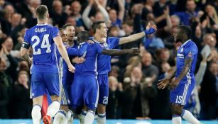 Los jugadores del Chelsea celebran un gol