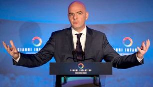 Gianni Infantino habla durante un evento público