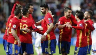 Jugadores de la selección española celebran un gol contra Israel