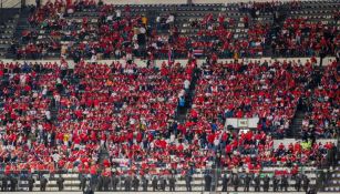 Seguidores ticos en el Estadio Azteca previo al México vs Costa Rica