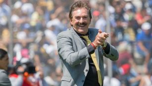 Ricardo La Volpe, feliz por el triunfo de las Águilas en CU