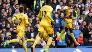 Wilfried Zaha celebra su anotación contra el Chelsea