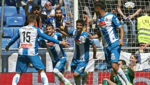 Piatti celebra con sus compañeros el único tanto del Espanyol