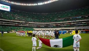 Bandera de México previo a que se jugara el duelo entre el Tri y Costa Rica