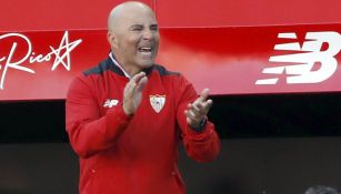 Sampaoli anima a sus jugadores en partido del Sevilla