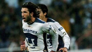 Francisco Fonseca celebra un gol con Pumas en 2004
