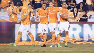Cubo Torres celebra su gol con el Houston Dynamo