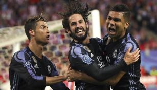 Cristiano Ronaldo, Isco Alarcón y Casemiro festejan un gol