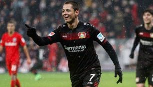 Chicharito festeja gol con las Asprinas