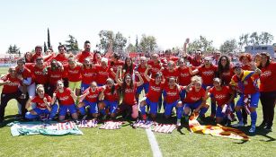 Jugadoras del Atlético celebran el título de La Liga 