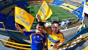 Aficionados de Tigres, presentes en el 'Volcán'