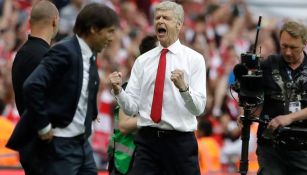 Arsene Wenger celebra tras ganar la FA Cup