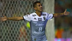 Elías Hernández festeja un gol con León