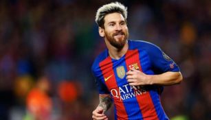 Lionel Messi sonríe tras anotar un gol con el Barcelona