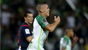 Uribe festeja un gol con el Atlético Nacional