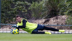 Marchesín, durante un entrenamiento de pretemporada del América