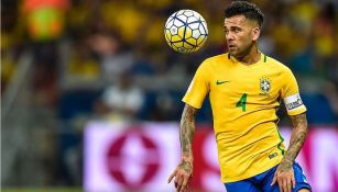 Dani Alves, en un juego con la Selección de Brasil