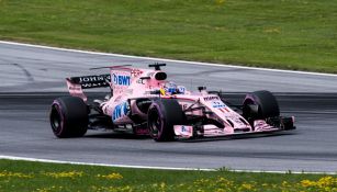 Checo, de Force India, disputa el Gran Premio de Austria