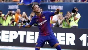Neymar celebra un gol con Barcelona
